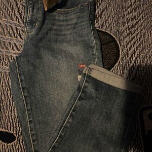 311 capri Levi’s